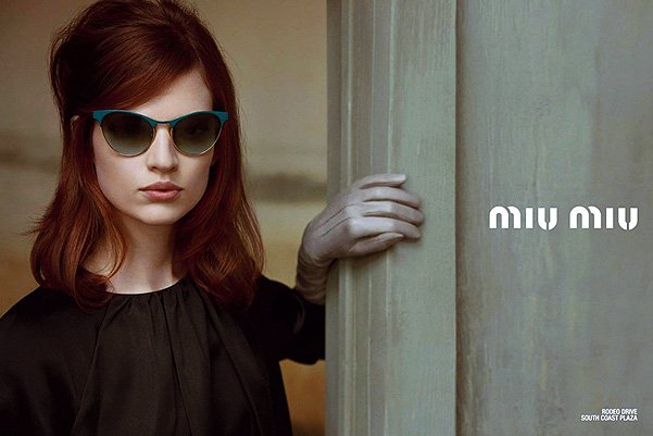  реклама весенне-летней коллекции солнечных очков Miu Miu