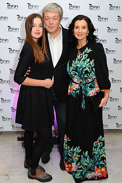 Александр и Екатерина Стриженовы с дочерью