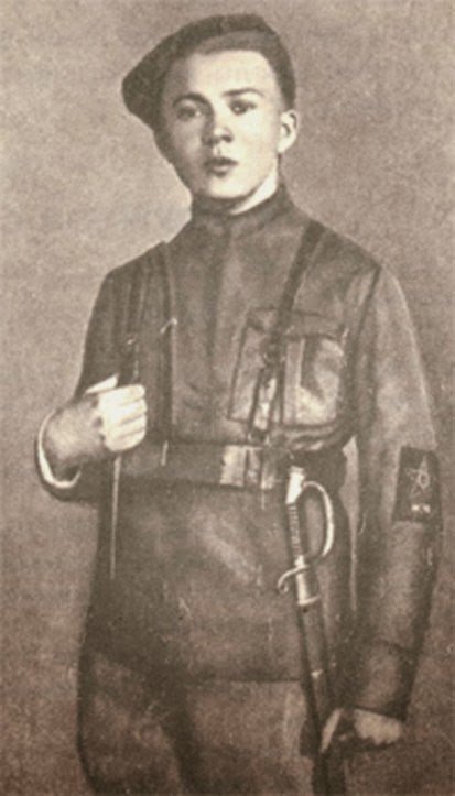 Гайдар в 15 лет командовал полком