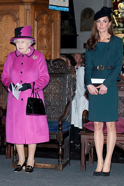 Королева Елизавета II и герцогиня Кэтрин