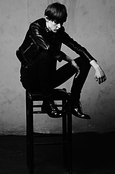 Саския де Брау в рекламной кампании мужской коллекци Saint Laurent весна-лето 2013