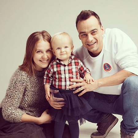 Павел Занозин с женой Владой и дочерью Кирой