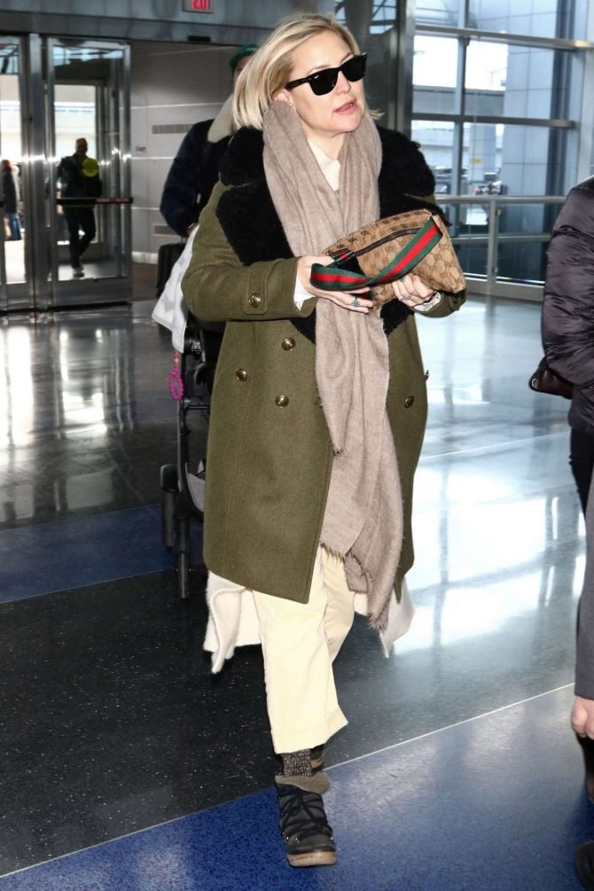 Kate Hudson: Arrives at JFK Airport -01
