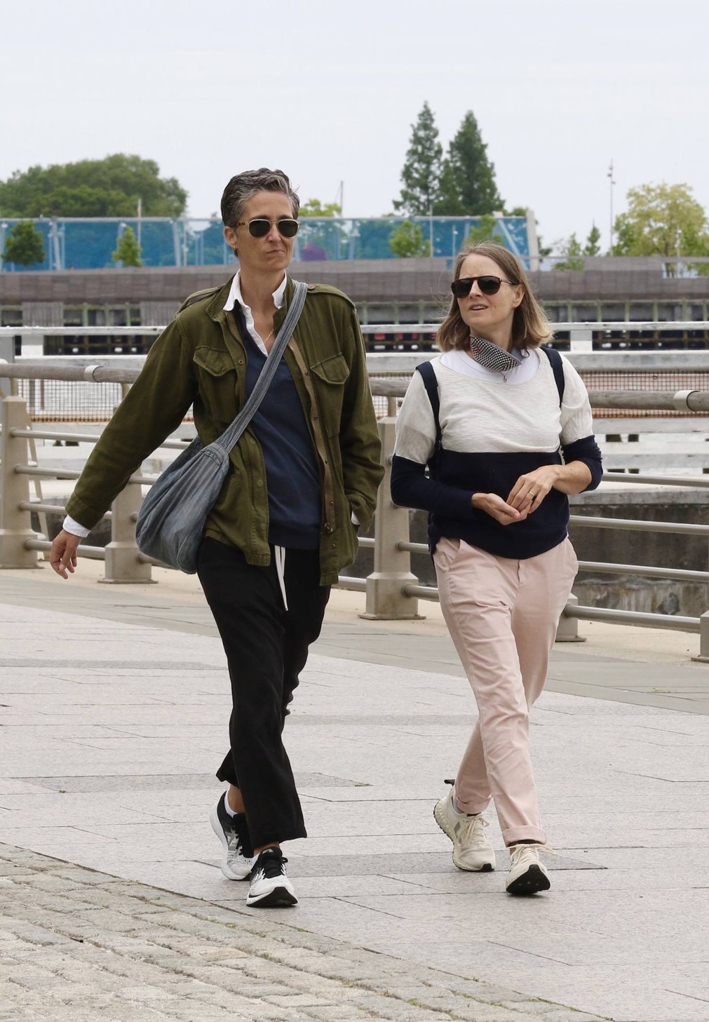 Jodie Foster 2021 : Jodie Foster – Seen walking along Manhattans Hudson River Park-03