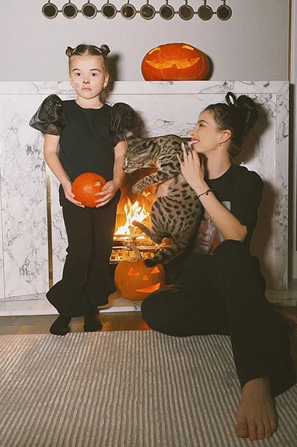 Елена Темникова с дочерью Сашей