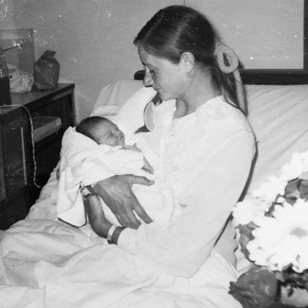 Джош Холлоуэй с матерью 