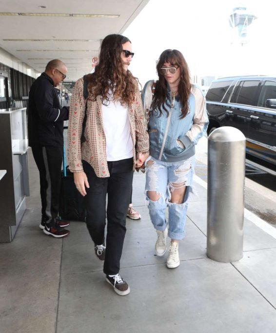 Kesha â Arriving at LAX airport in Los Angeles-07