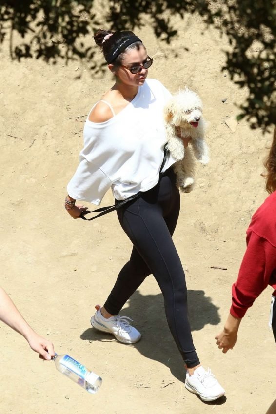 Selena Gomez â Takes new puppy for a hike-16