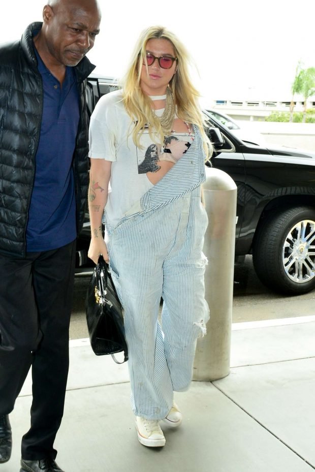 Kesha: Arrives at LAX Airport in Los Angeles -04