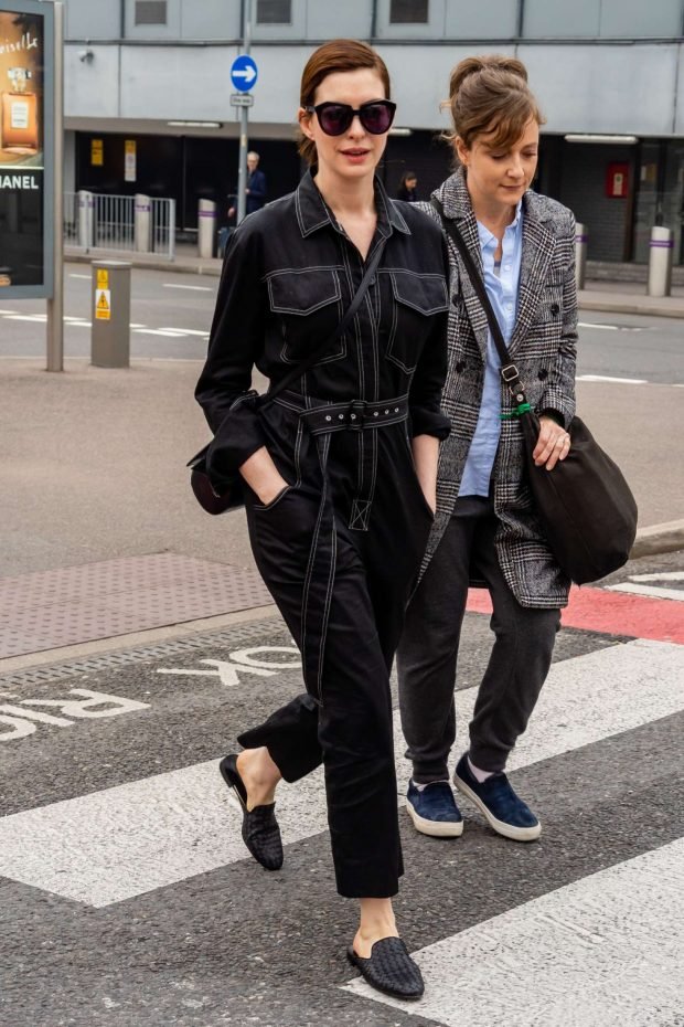 Anne Hathaway at Heathrow Airport -09