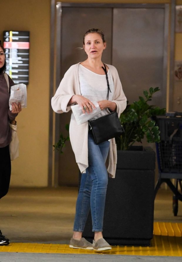 Cameron Diaz - Out for breakfast at Eataly in Century City