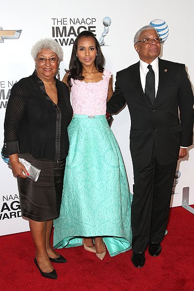 Керри Вашингтон с родителями на NAACP Image Awards