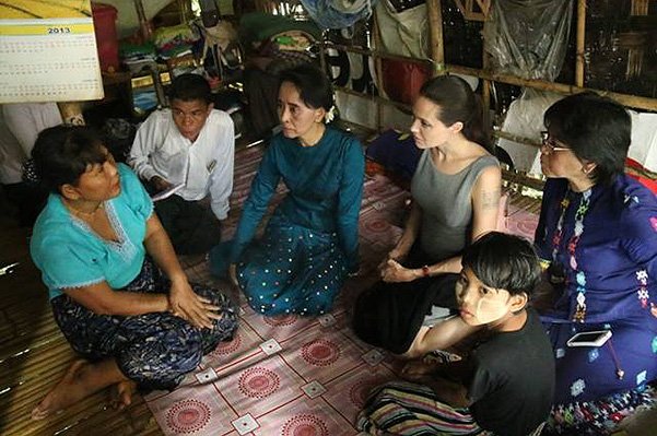 Анджелина Джоли в Мьянме