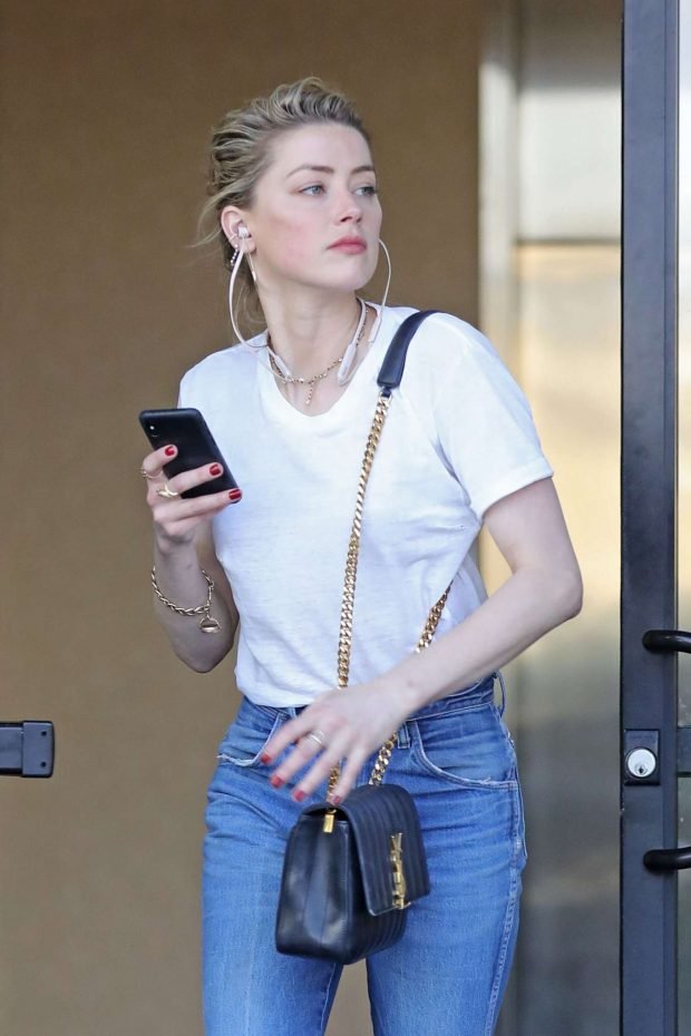 Amber Heard in Jeans and White Shirt -08