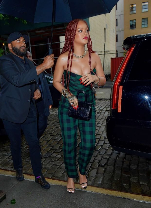 Rihanna: Arriving at Late Night with Seth Meyers in New York-14