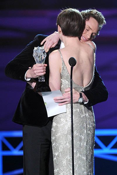 Эдди Редмэйн и Энн Хэтэуэй на церемонии Critics Choice Awards-2013
