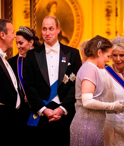 Кейт Миддлтон, принц Уильям, герцогиня Корнуолльская с гостями
