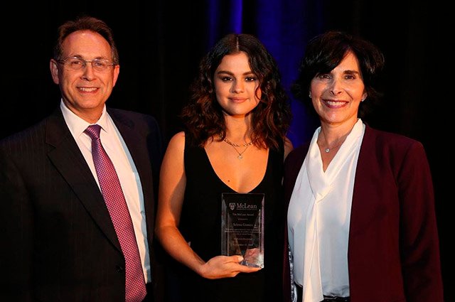 Селена Гомес на церемонии McLean Award