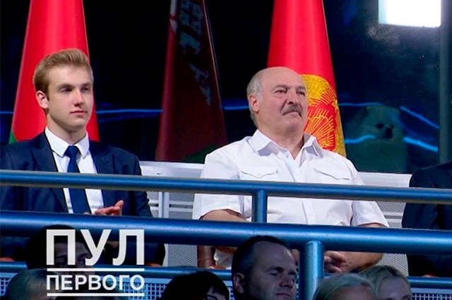 Николай с отцом Александром Лукашенко