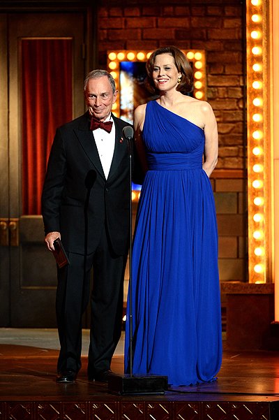 Майкл Блумберг и Сигурни Уивер на Tony Awards