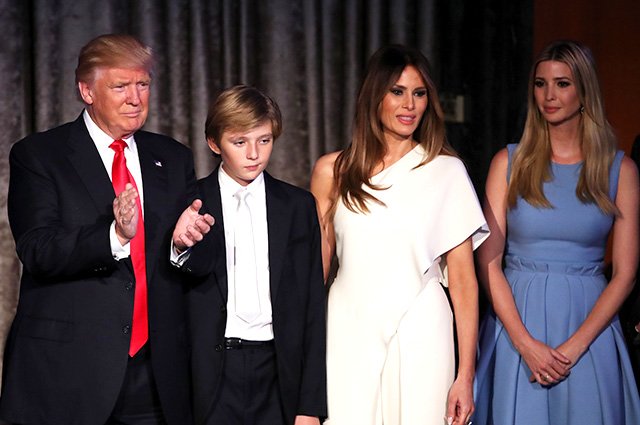 Дональд и Мелания Трамп с сыном Бэрроном, Иванка Трамп
