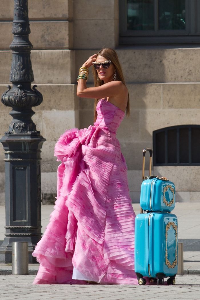 Стиль Анны Делло Руссо: розовое платье Oscar de la Renta с аксессуарами H&M