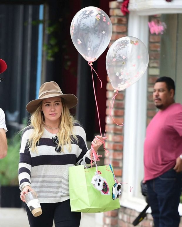 Hilary Duff: Out in Los Angeles-08
