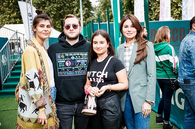 Надежда Оболенцева, Резо Гигинеишвили и Анастасия Кочектова с дочерью