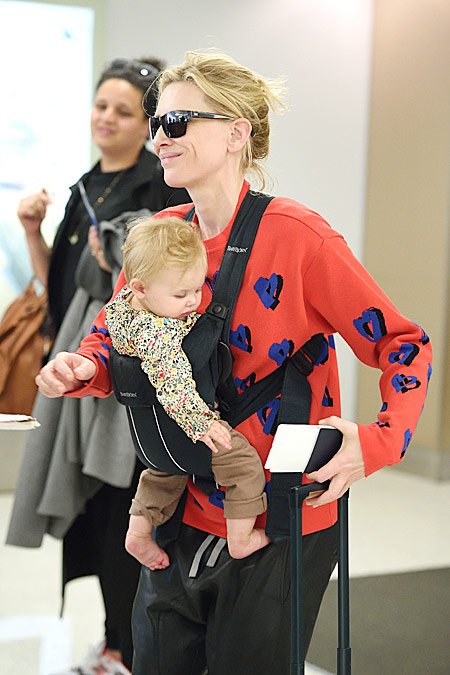 Кейт Бланшетт с малышом