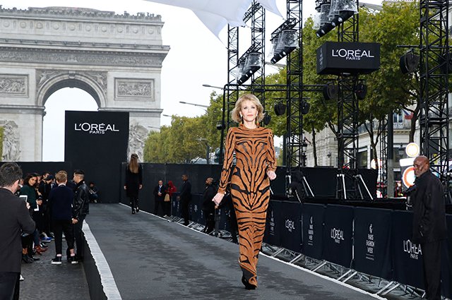 Джейн Фонда на показе L’Oréal Paris весна-лето — 2018