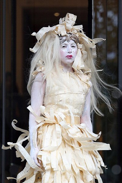 Уличный стиль знаменитости: Леди Гага в Лондоне