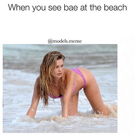 Когда увидела красавчика на пляже