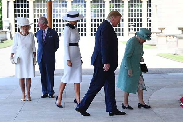 Герцогиня Корнуольская Камилла, принц Чарльз, Мелания и Дональд Трамп и королева Елизавета II