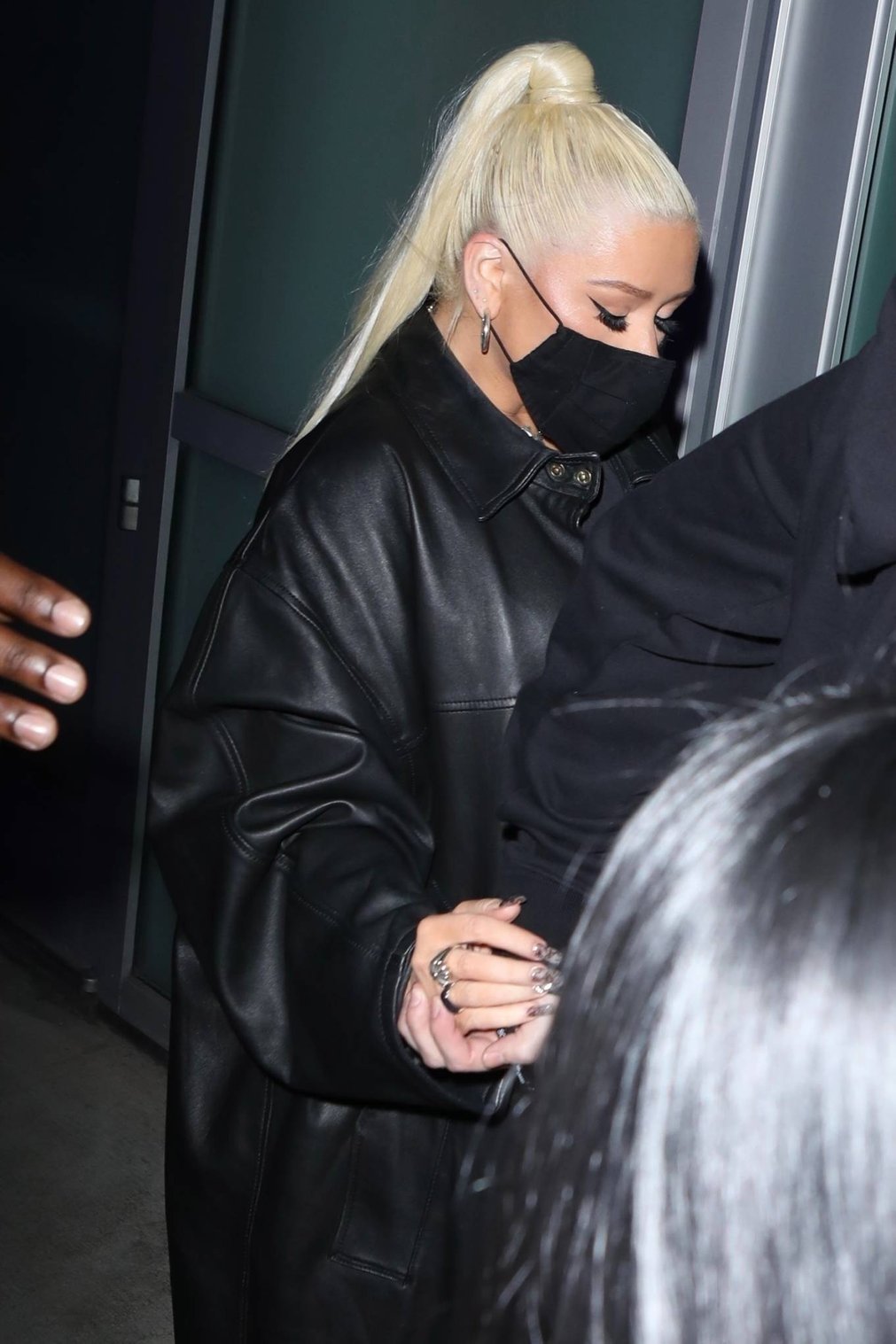Christina Aguilera 2022 : Christina Aguilera – Arrives at the Lakers game at the Crypto.com Arena in Los Angeles-10