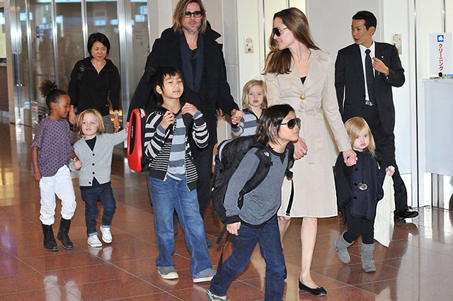 Анджелина Джоли с детьми