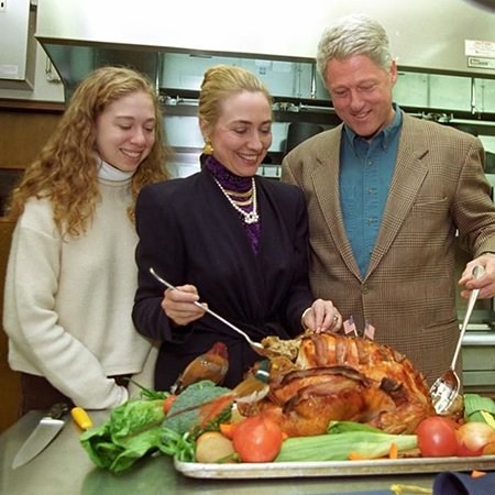Хиллари и Билл Клинтон с дочерью Челси (архивное фото)