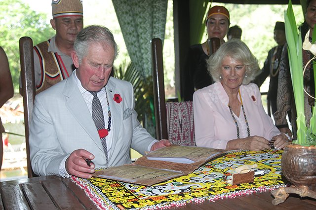 Принц Чарльз с супругой Камиллой Паркер-Боулз