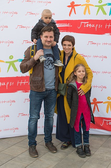 Нелли Уварова с семьей