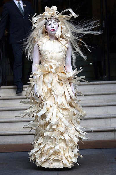Уличный стиль знаменитости: Леди Гага в Лондоне
