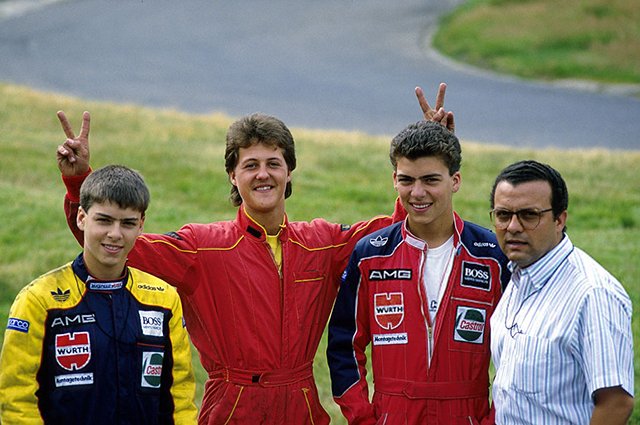 Михаэль Шумахер с друзьями на тренировочной базе в Керпен-Манхайм, 1988 год