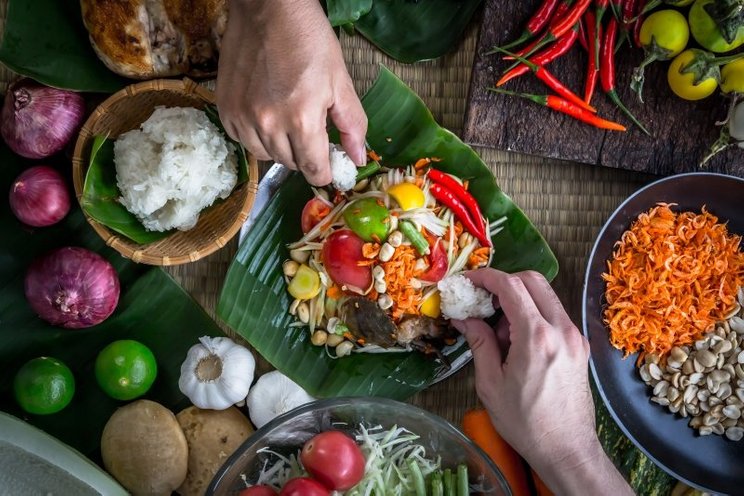 Лаос. Клейкий рис и салат из папайи