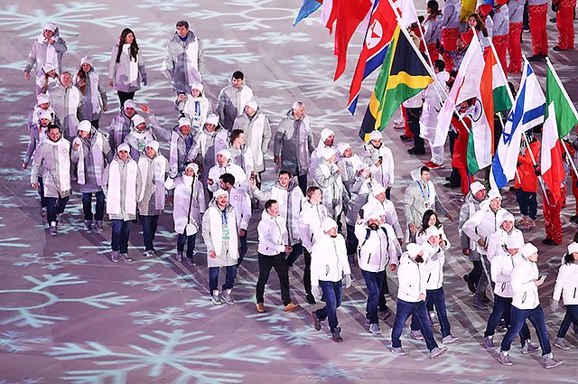 Российские спортсмены на церемонии закрытия Олимпиады