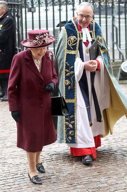 Королева Елизавета II и декан Вестминстерского аббатства