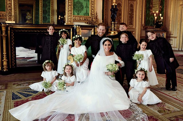 Меган Маркл и принц Гарри с пажами и подружами невесты  