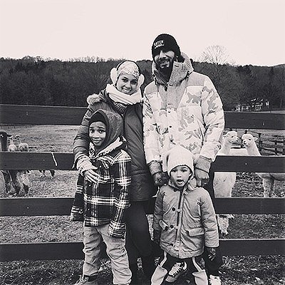 Алиша Кис с мужем и детьми