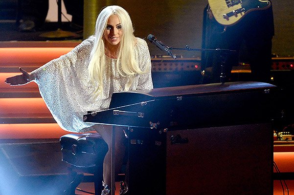 Леди Гага на концерте в честь Стиви Вандера