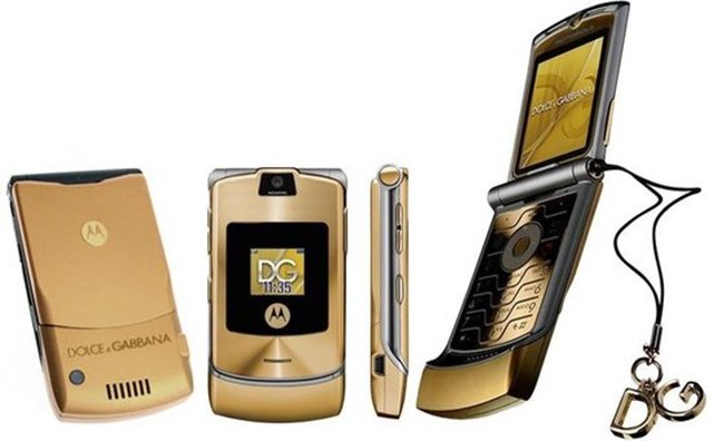 Телефон Dolce & Gabbana Motorola Razr