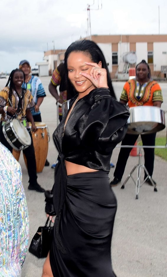 Rihanna 2019 : Rihanna â Arriving in Barbados for Crop Over Festival-24