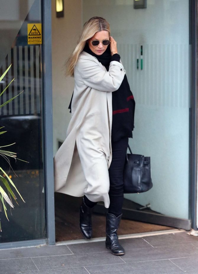 Kate Moss: Leaving a health spa in London -01