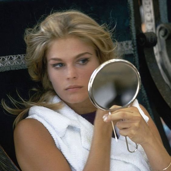 Candice Bergen #actress #celebrity #star #moviestar #style #beauty #classic #classichollywood #classicmovies #christophersimmonscollection #hollywood #glamour #gorgeous #candicebergen #1960s #60s #sixties #muphybrown #blonde #blond #fashion #60sfashion #style